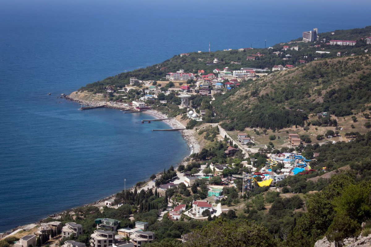 В Крыму продолжает работать рынок недвижимости несмотря на ситуацию с топливом и энергетикой